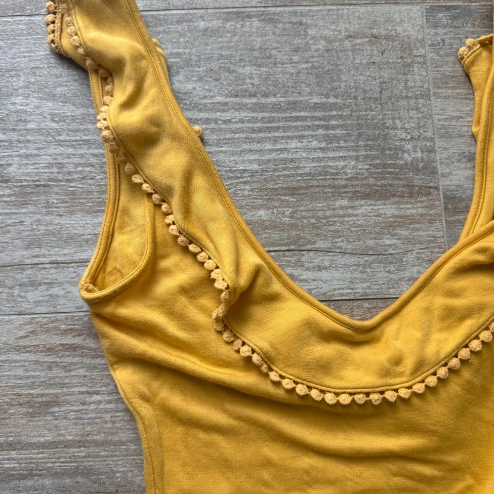Yellow Ruffled bodysuit - Picture 2 of 4